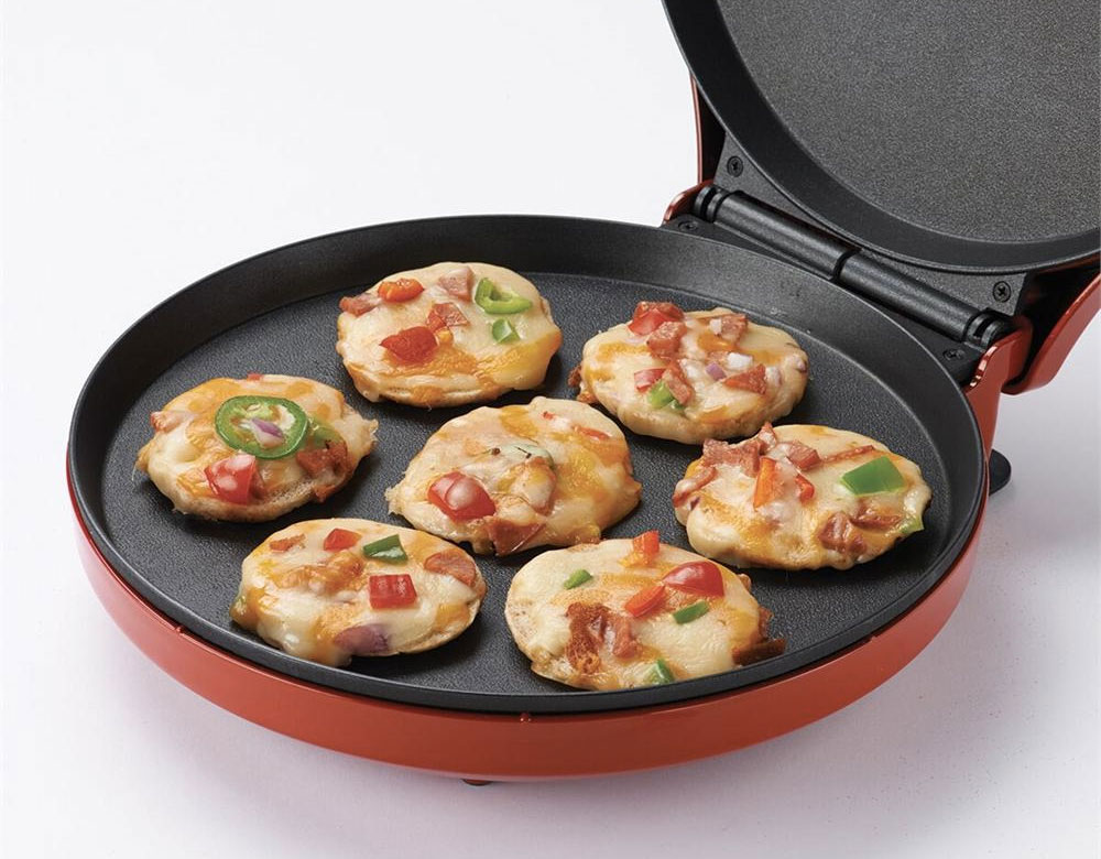 Betty Crocker 12 Versatile Pizza Baker