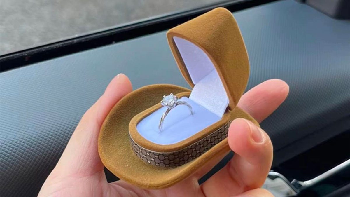 Cowboy Hat Ring Presentation Box