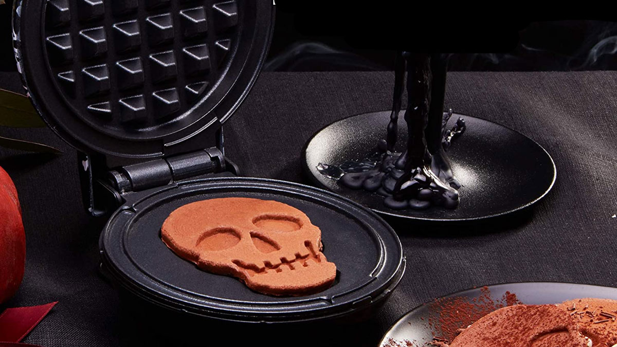 Dash Mini Skull Waffle Creator