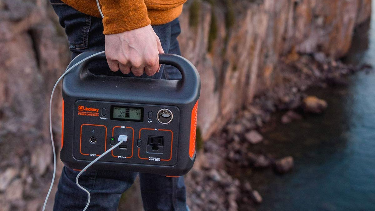 Jackery Power Station Explorer 240