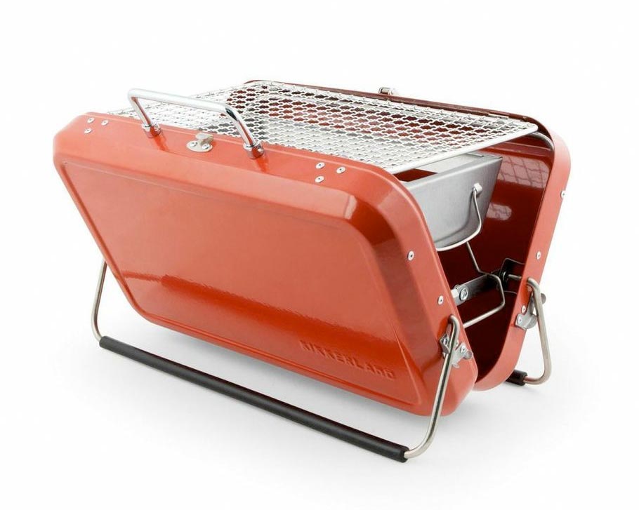 Kikkerland Grill Suitcase Silver Red