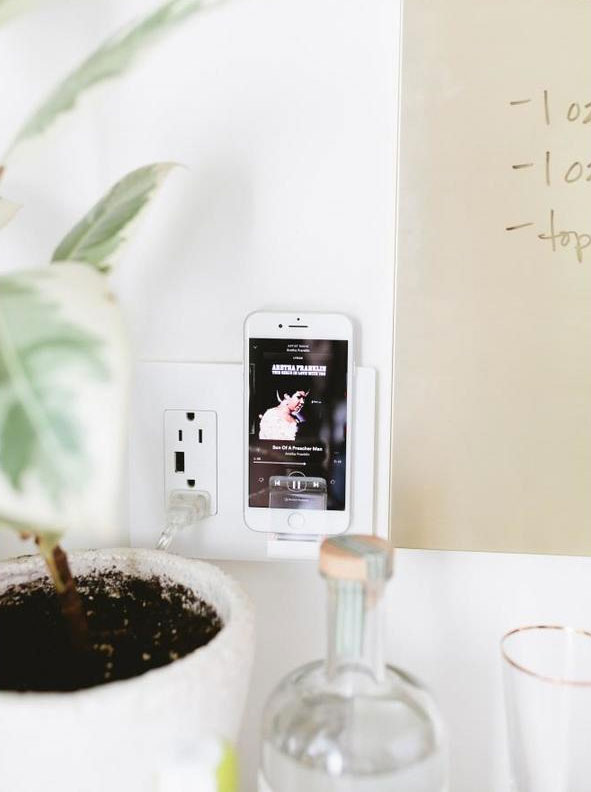 Legrand Radiant Wireless Wall Outlet Charger