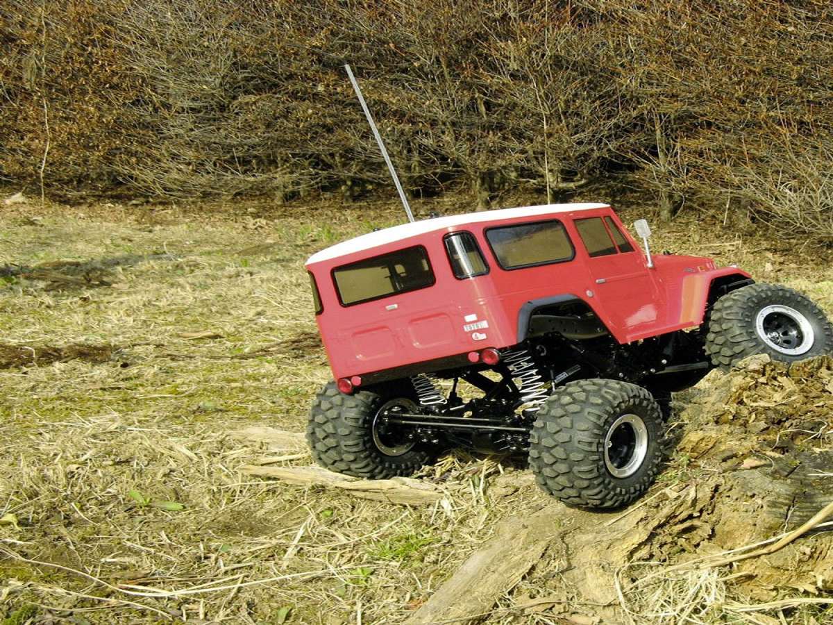 Tamiya Land Cruiser RC Crawler Kit