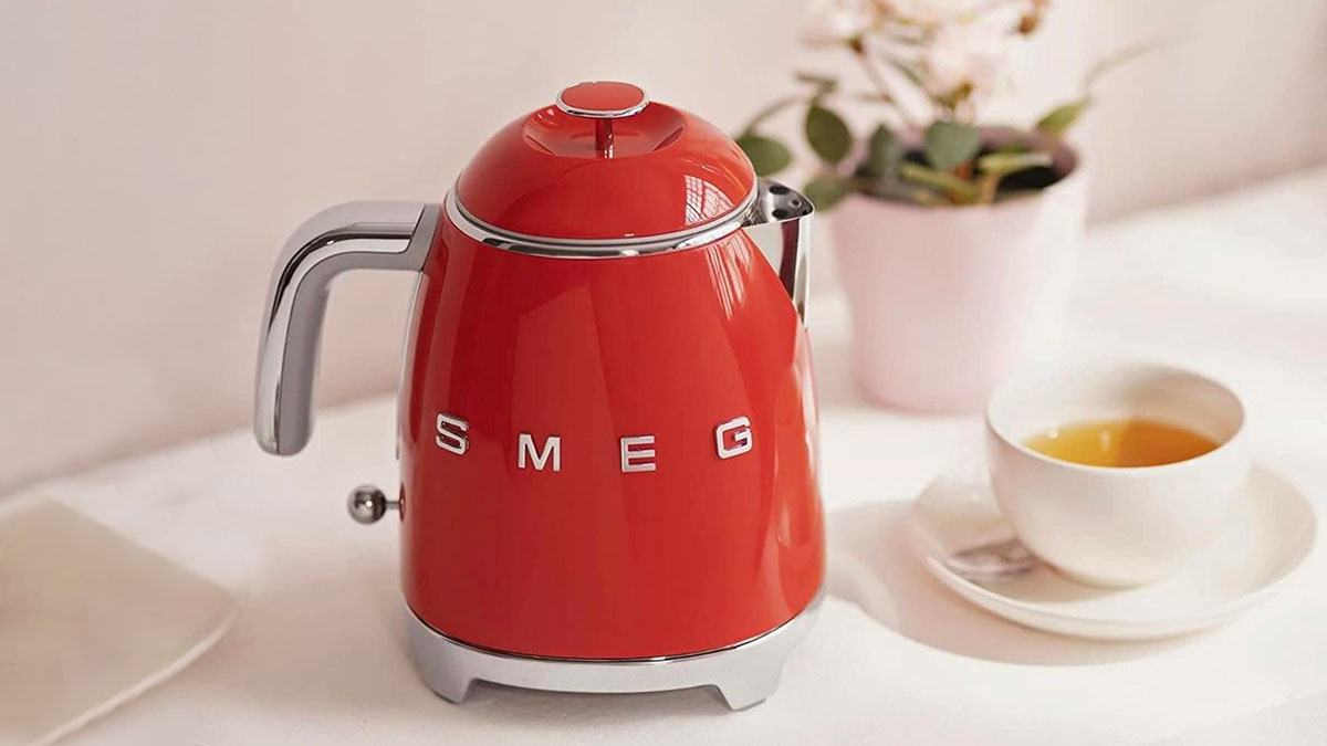 Smeg Compact Retro Electric Kettle